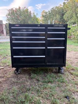 Black Craftsman Steel Rolling Tool Cabinet