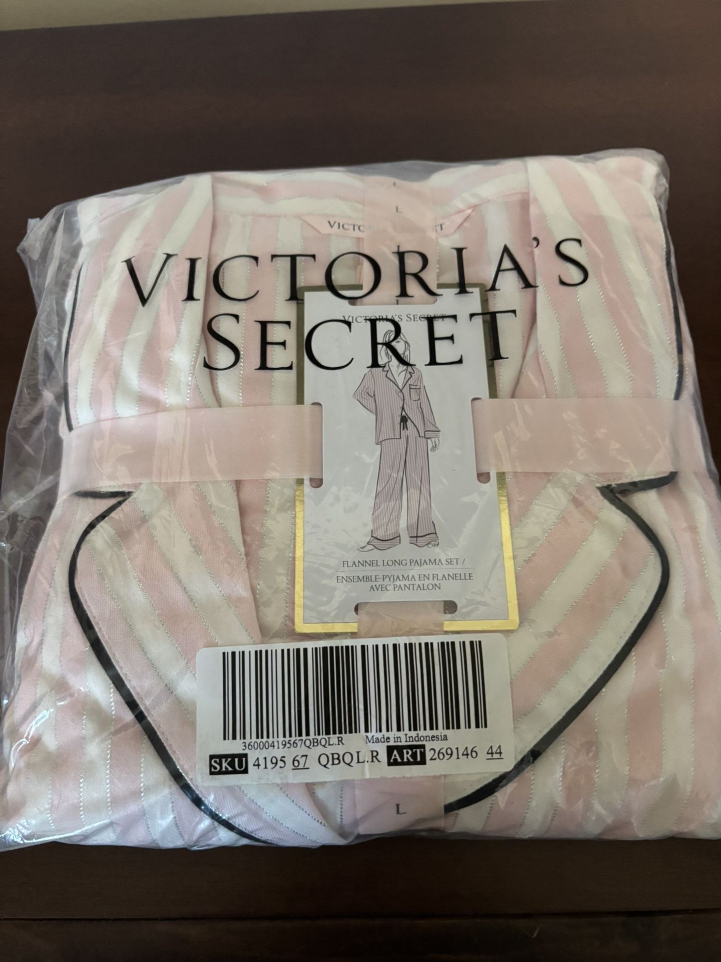 VS Victoria’s Secret Pajama Set