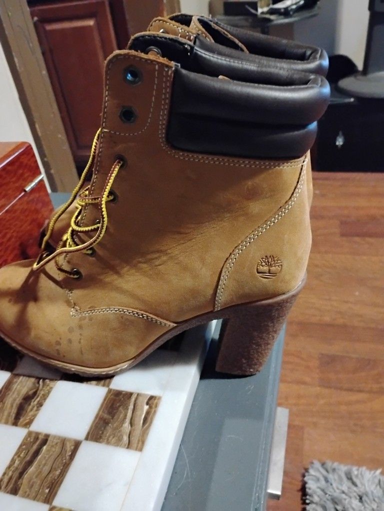 Women's Timberland Sz 8 New