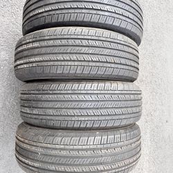 215 65 17 Goodyear Assurance Finesse all season tires