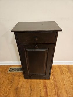 Freestanding Solid Wood Tilt Out Trash Can Cabinet