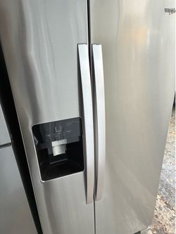 REFRIGERATOR WHIRLPOOL 33”