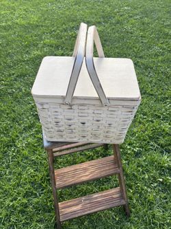 Basket Vintage Picnic with Wood Lid
