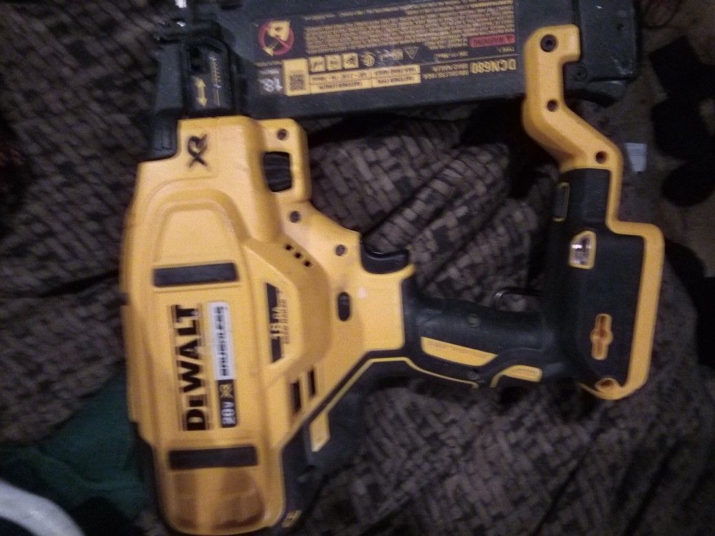 DeWalt 20 Volt 18 Gauge Brad Nailer