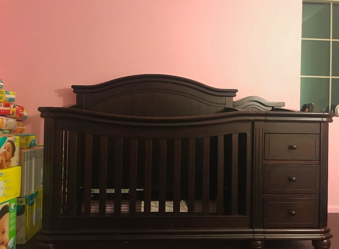 Crib & changing table