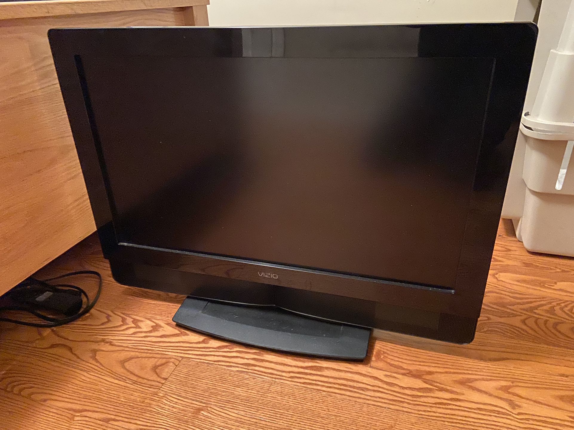 VIZIO VW32LHDTV40A 32Inch Class HD 720 p HDTV, Black for Sale in