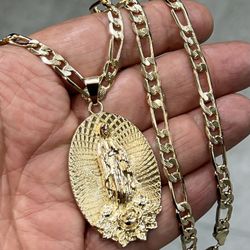 14k premium gold plated pendant and Cuban Links necklace