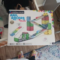 Magna Tiles Rail Racers Deluxe