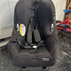 Pria- Car seat 