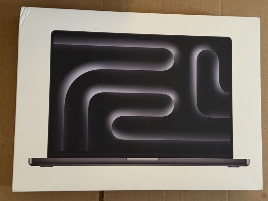 Apple - MacBook Pro 16" M4 Max chip 48GB Memory 1TB SSD Space Black MX313LL/A SEALED