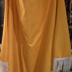 Pretty Bright Yellow Tablecloth With White Fringe