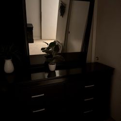 Black Dressers
