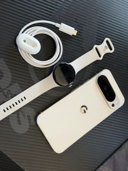 Pixel 10 Pro XL Porcelain 256GB (Unlocked) with Pixel 4 Watch 41mm