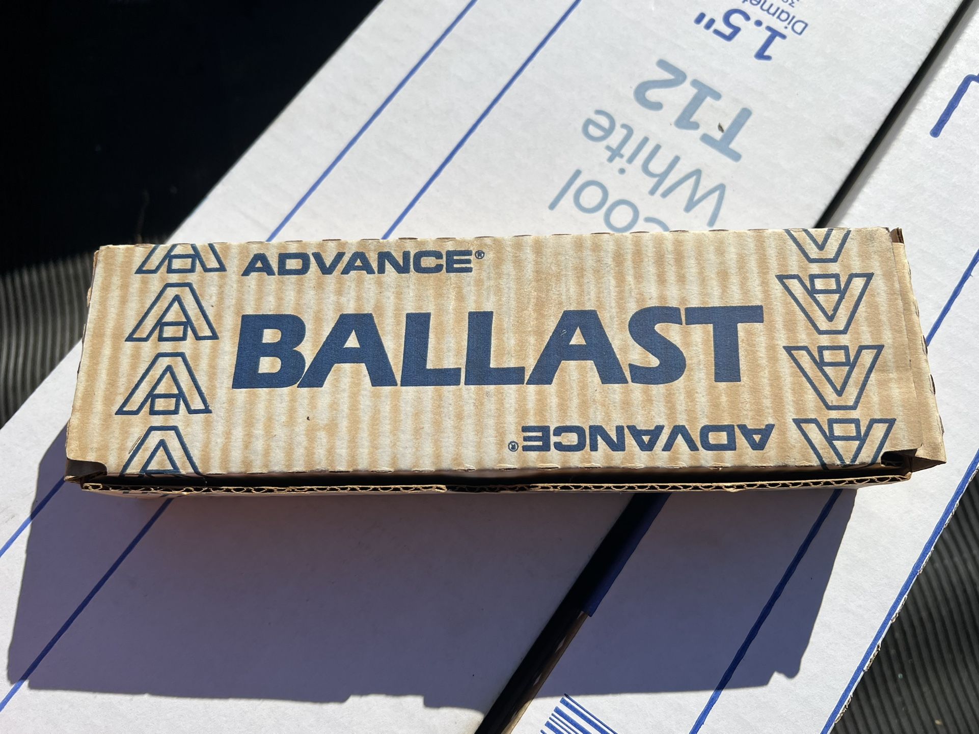 NEW! Advance  RELB-2S40-N -- 120V Rapid-Start Electronic Ballast 