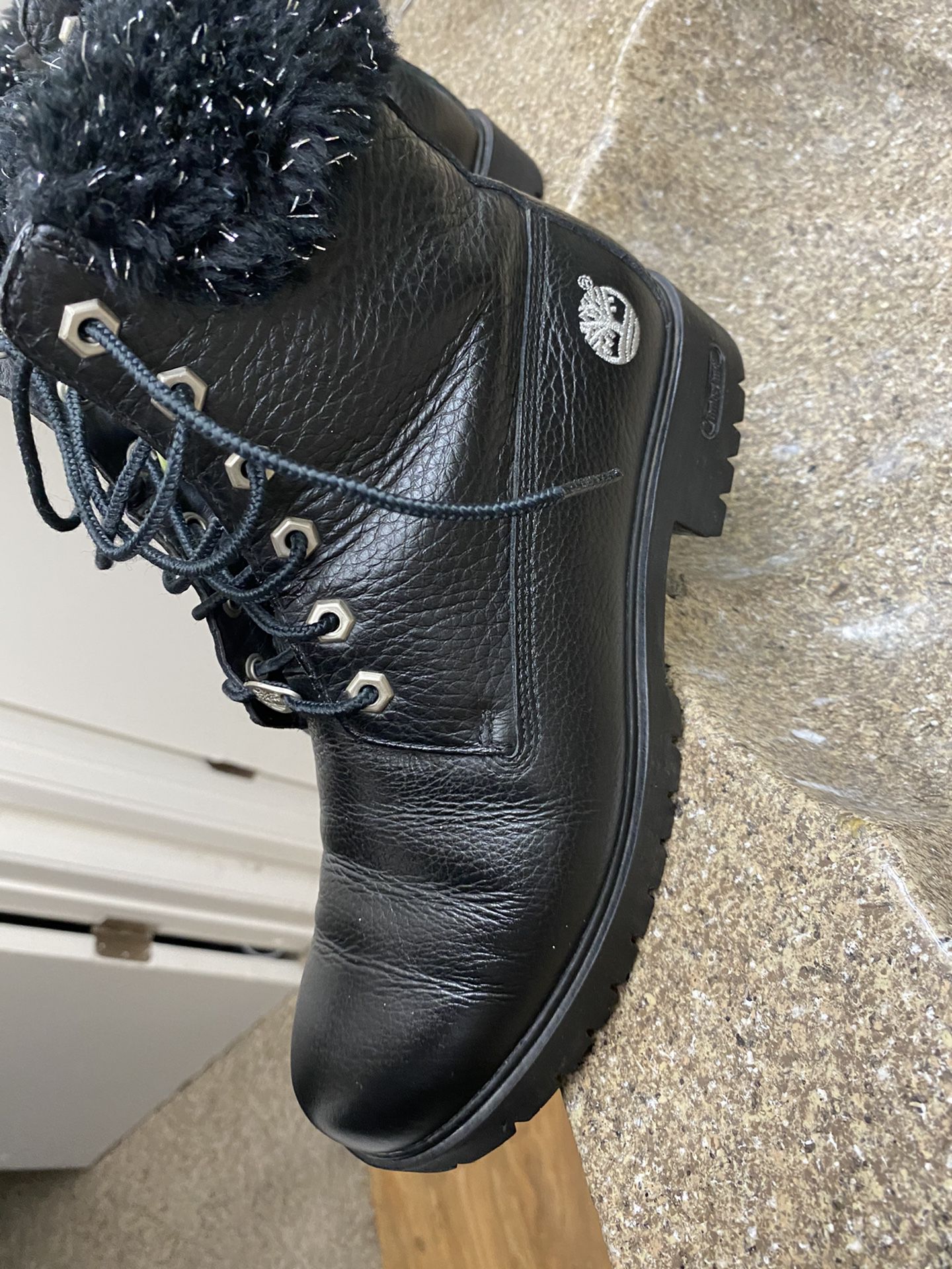 Timberlands boots black zise 8.5