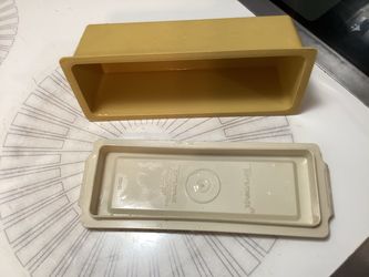 Miscellaneous Tupperware items