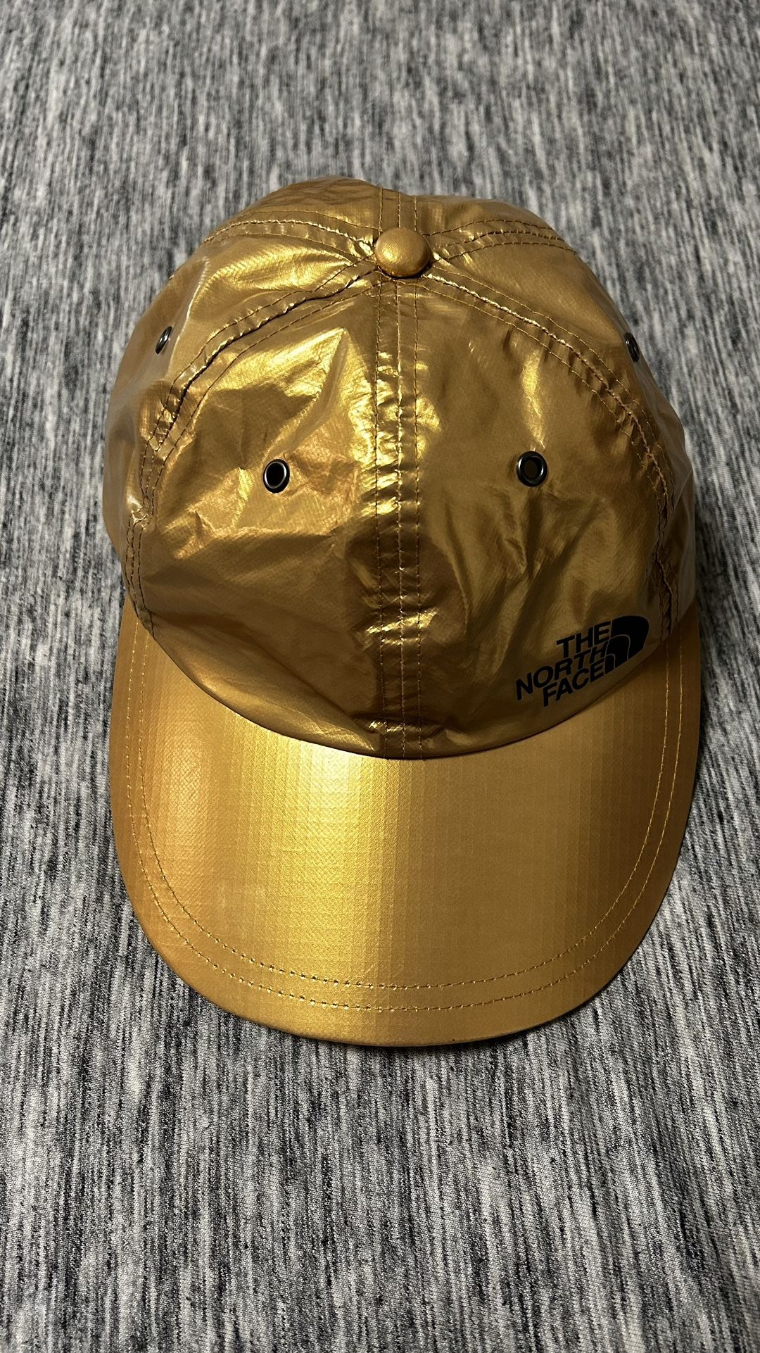 Supreme SS18 x The North Face Gold Metallic 6-Panel Cap 