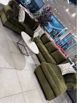 “U” Shape Sectional 💚 Green Color