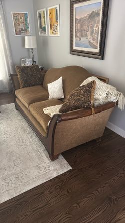 Sleigh Couch