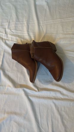 Women's Brown Ankle Boots / Booties -Size [7 1/2]