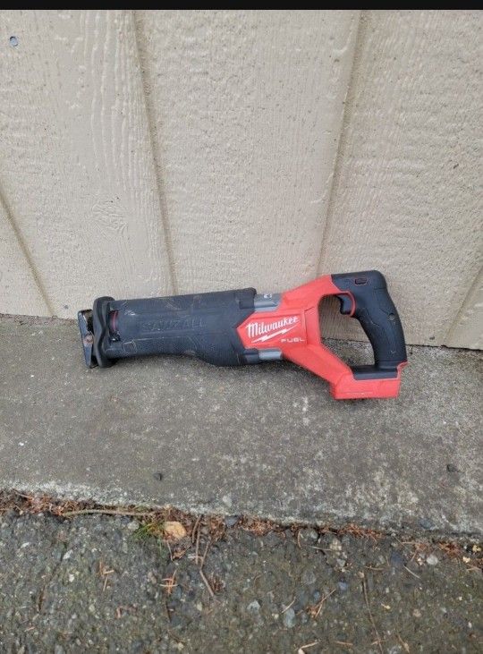 MILWAUKEE 18V FUEL HAMMER DRILL WITH BATTERY AND CHARGER CAT# 2804-20