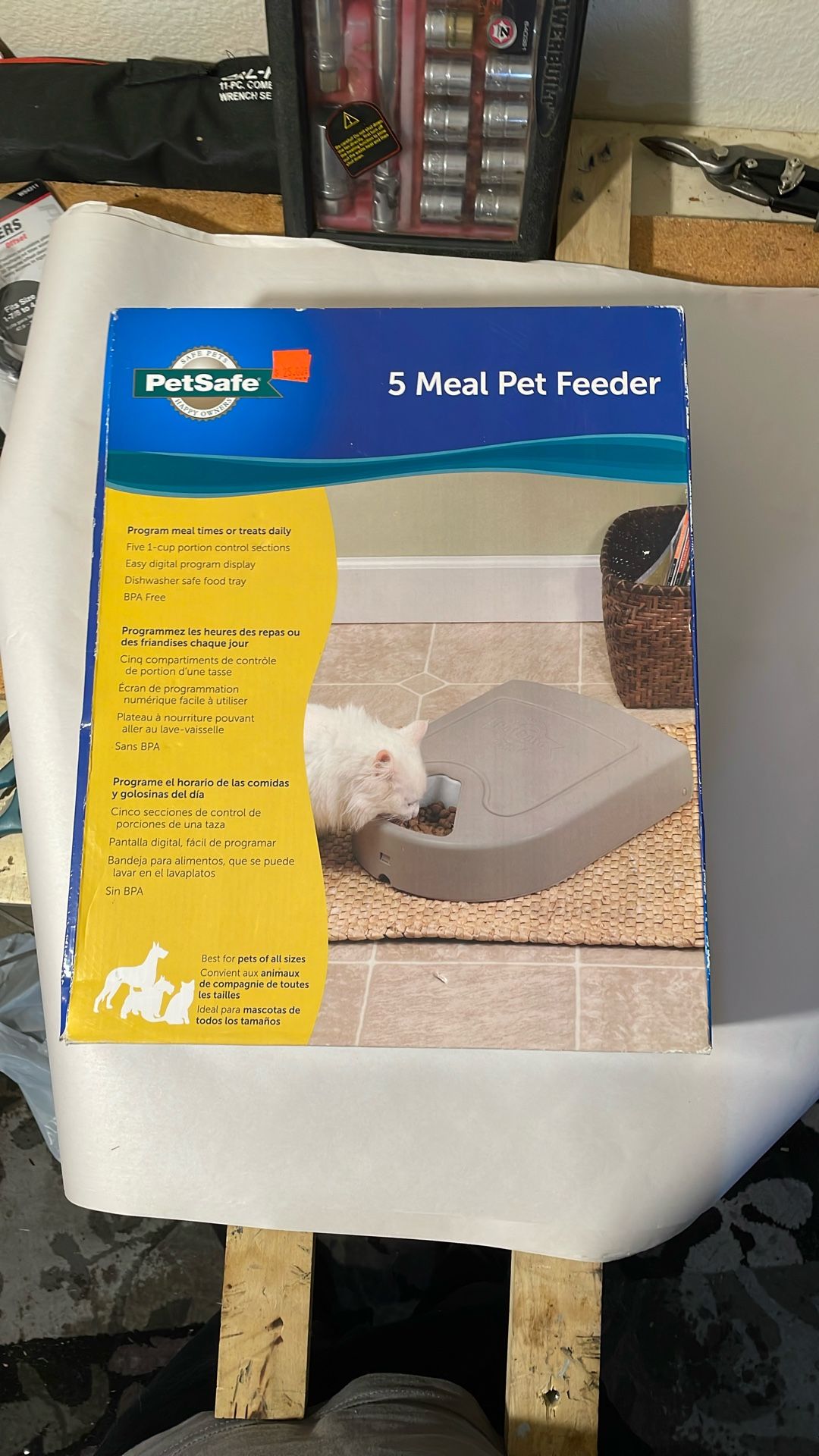 Pet Feeder, 5 Meals Never Used