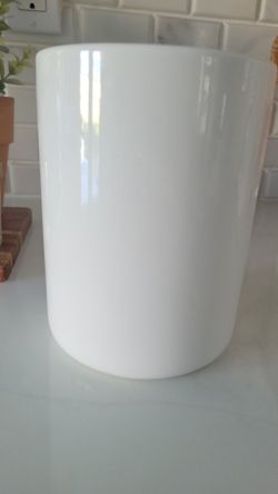 Threshold Utensil Holder