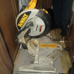 DeWalt 12 Inch Miter saw 