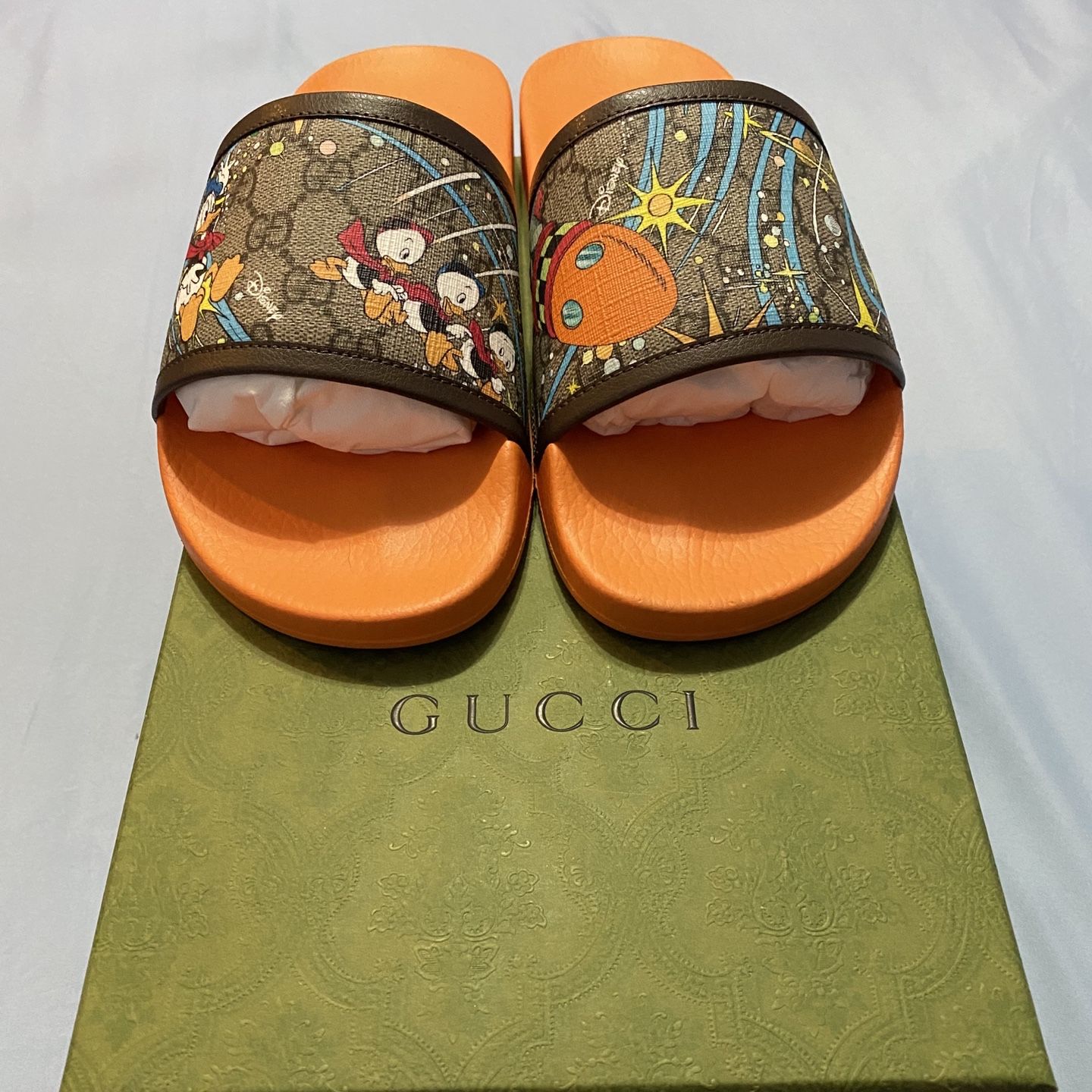 Gucci x Donald Duck Slides Gucci X DISNEY GG Supreme Monogram Donald Duck Womens Slide  main image 2