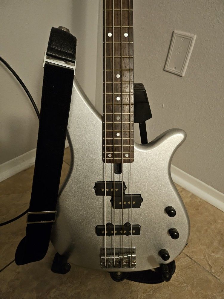 Yamaha RBX170 Bass Guitar