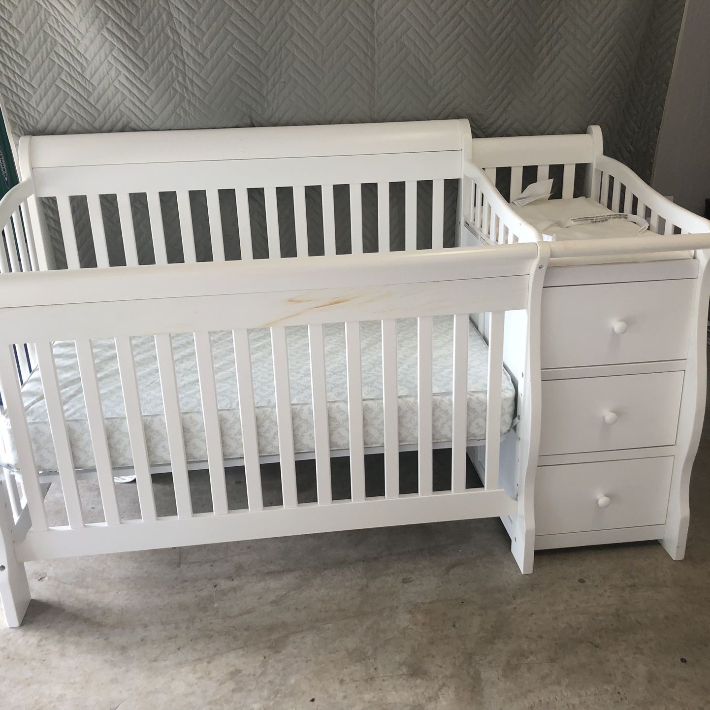 Crib And Changing Table Combo