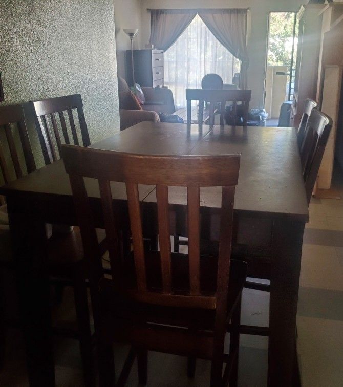 Coffee Table And 6 Chairs