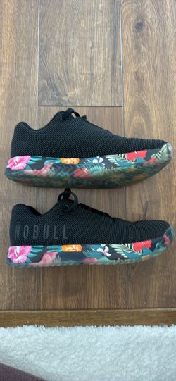 Women’s No Bull weight training shoes black SZ 8