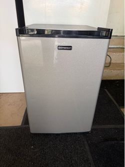 Mini fridge