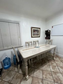 Vendemos este comedor blanco/rostico