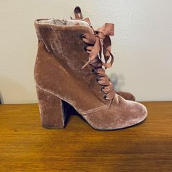 6.5 Pink Heels by Kenneth Cole Reaction Booties