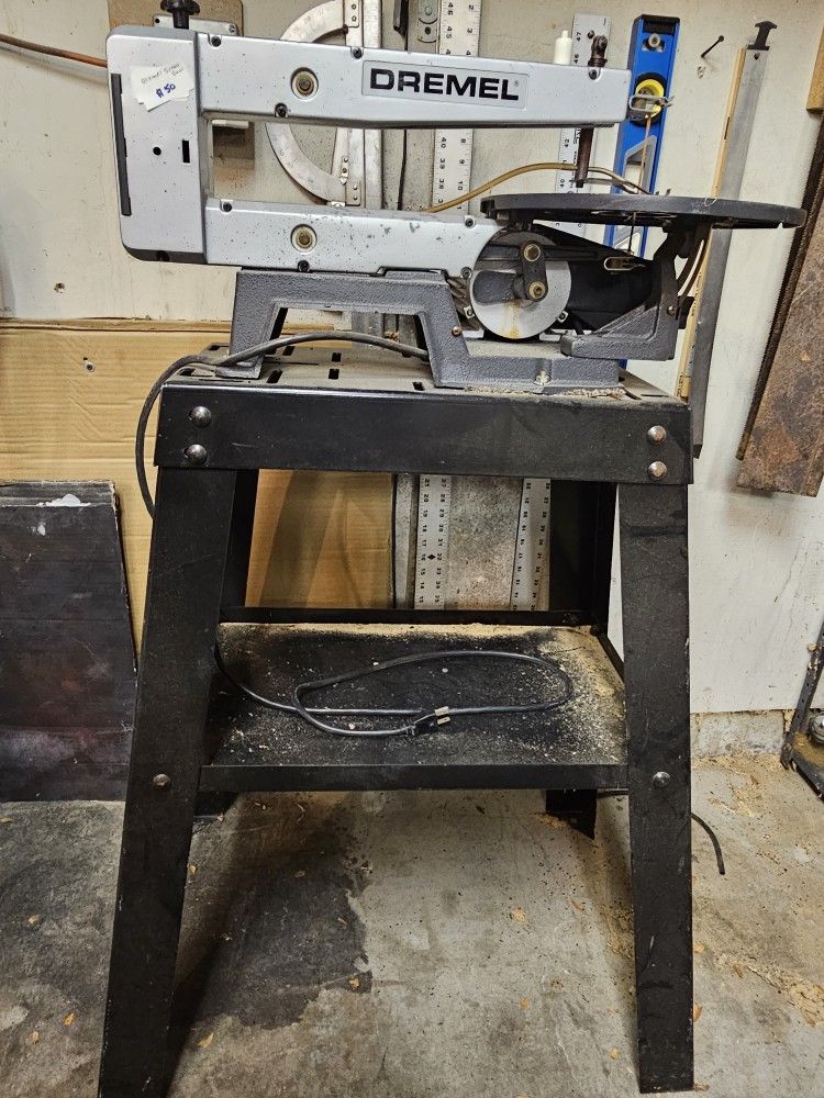 Dremel 2 Speed 16" Scroll Saw w/ Table (WORKS)