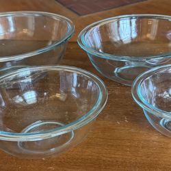 Pyrex Nesting Mixing Bowls
