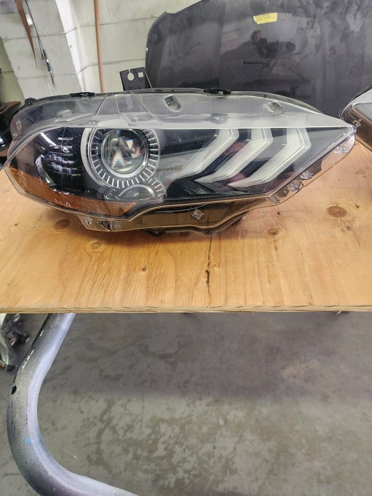 2018-2023 Ford Mustang Right Headlight Oem