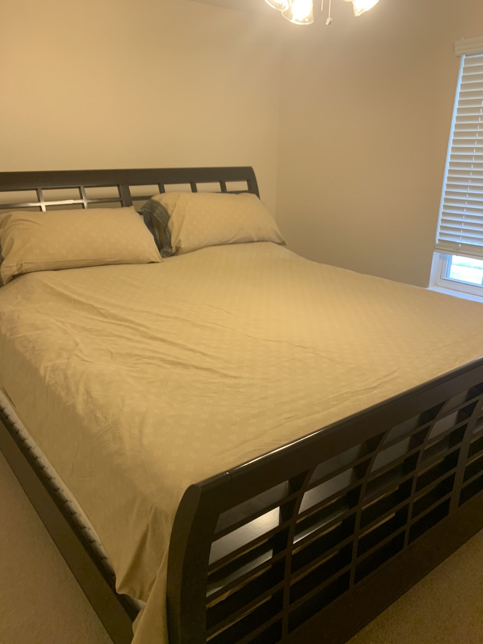 King Size Bed With Pillow Top Mattress
