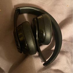 Wireless All Black Beats (buy Or Trade)