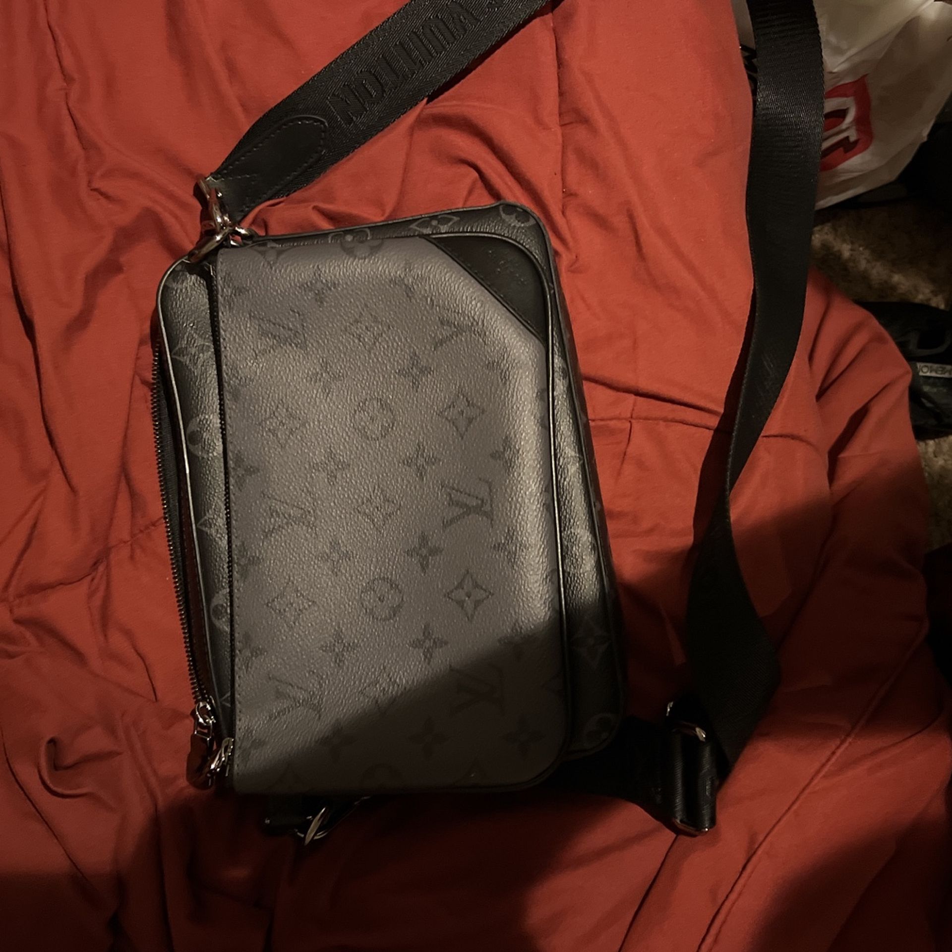 Louie Vitton Messenger Bag