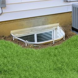 40" L x 18" W Basement Window Well Covers Clear Heavy Duty Polycarbonate Egress Window Cover Outside UV Resistant Waterproof Against Debris Window Cov