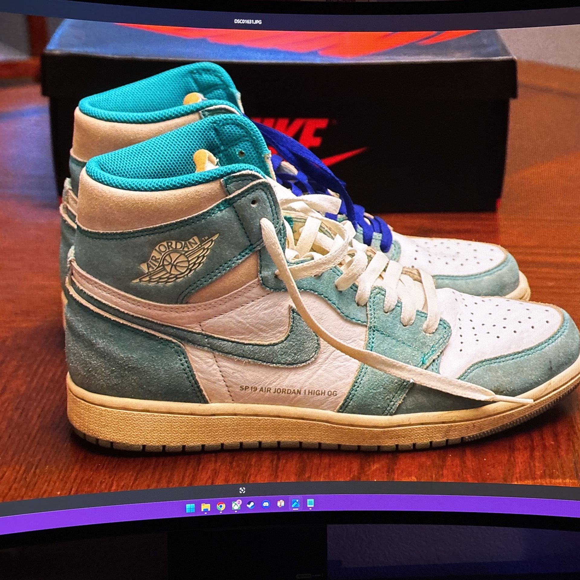 Air Jordan 1 High OG: Turbo Green