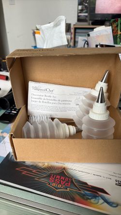 Pampered Chef decorator set