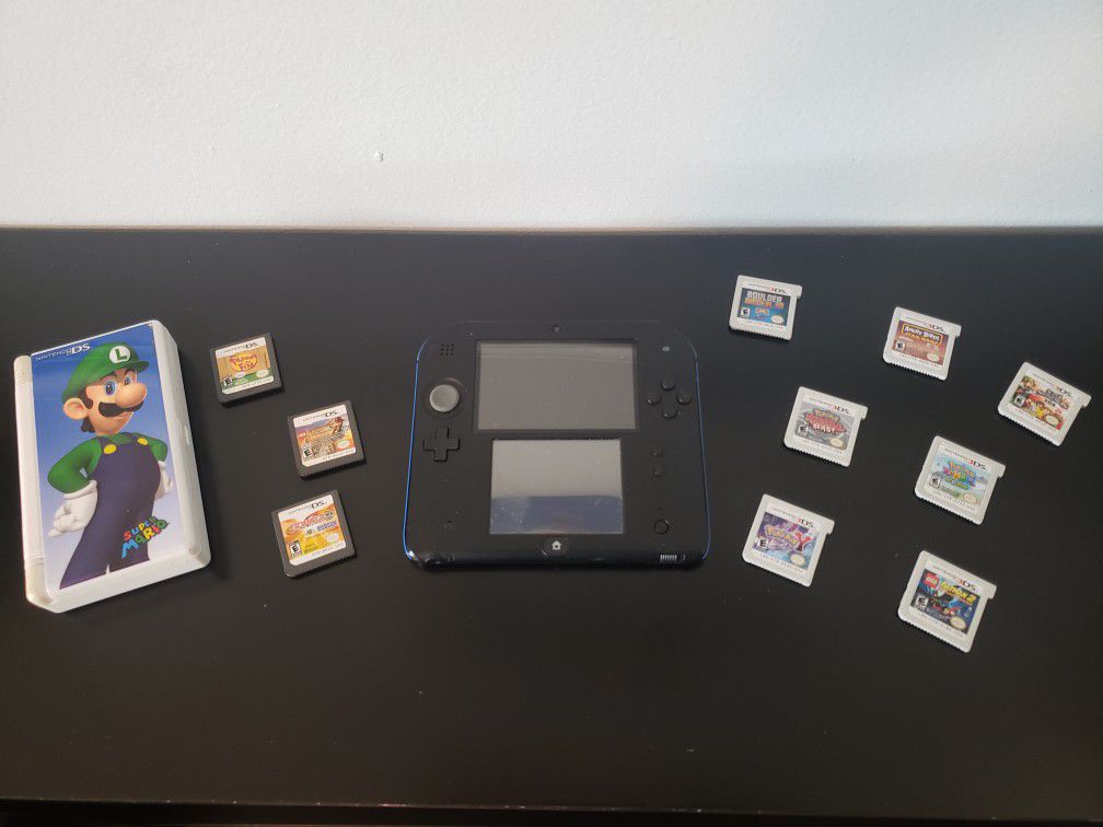 Nintendo 2DS with games and case bundle