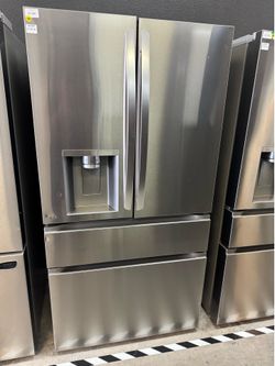 30 cu - Lg Mega Capacity Refrigerator / 4 Door