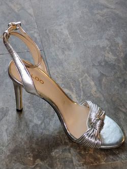 Aldo Woman's Heel Sz 6.5