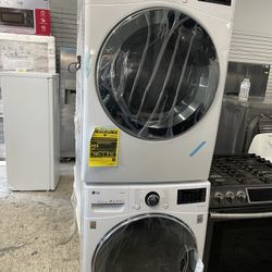 LG Washer And Dryer Set In White New Open Box