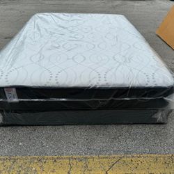 NEW MATTRESS FULL SIZE WITH MATTRESS AND BOX SPRING 